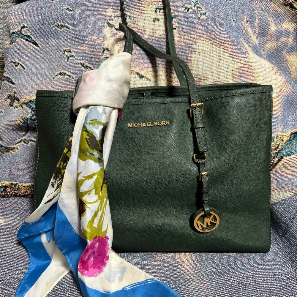 Michael Kors Jet Set Travel Bag in Forest Green